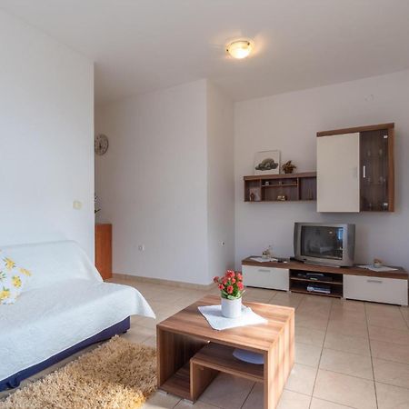 Awesome Apartment In Pula With Wifi Экстерьер фото