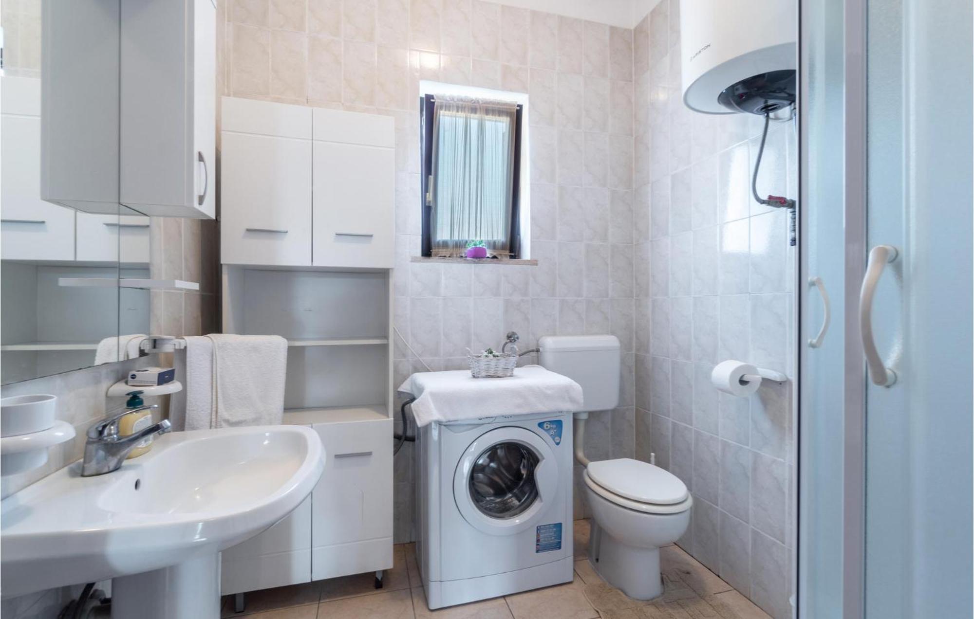 Awesome Apartment In Pula With Wifi Экстерьер фото