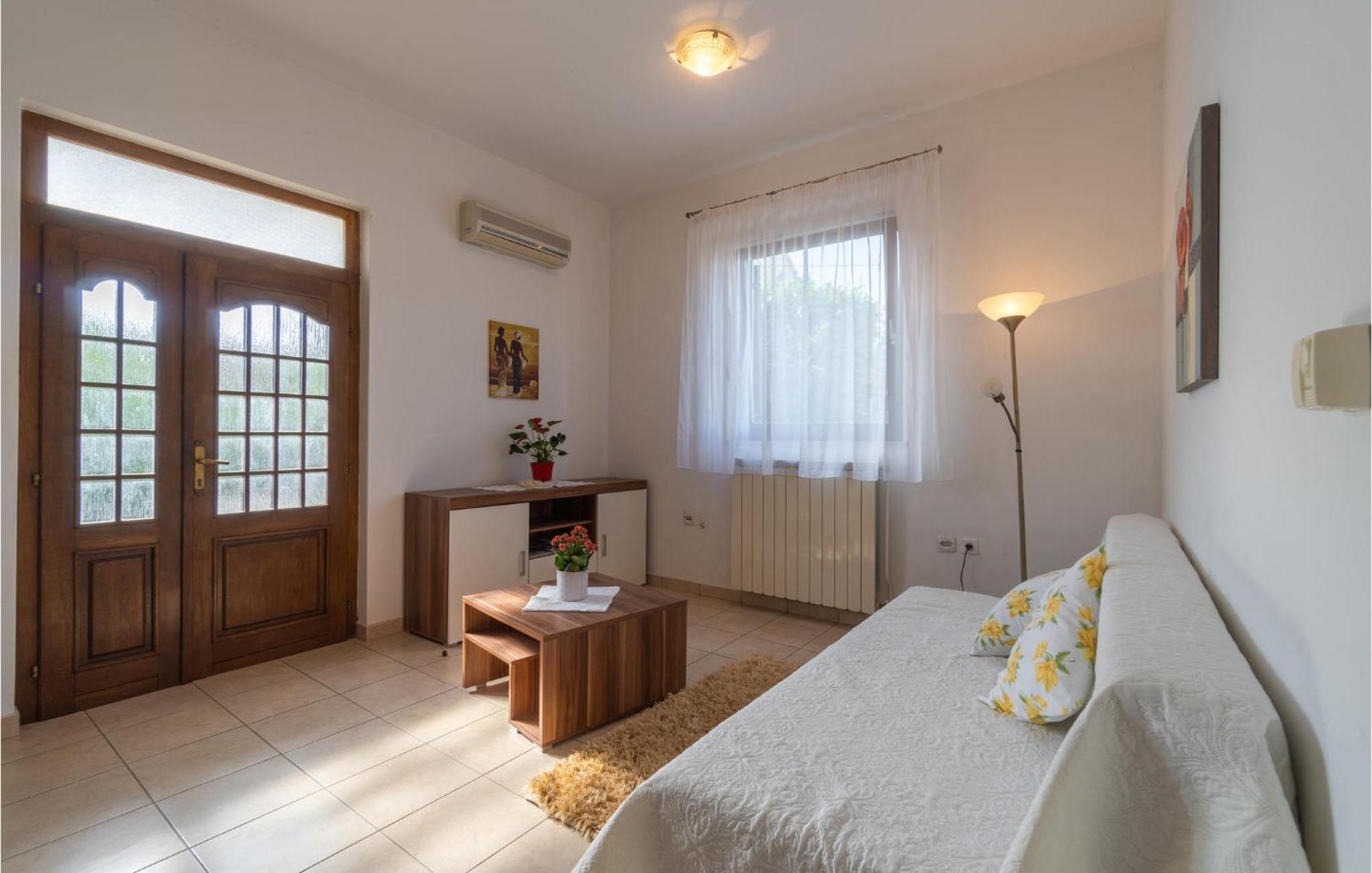 Awesome Apartment In Pula With Wifi Экстерьер фото